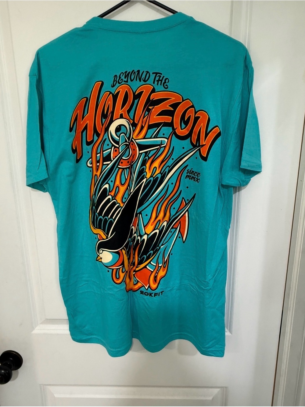 NWOT - Rokfit Beyond The Horizon Graphic Short-Sleeve Workout Tee - Blue